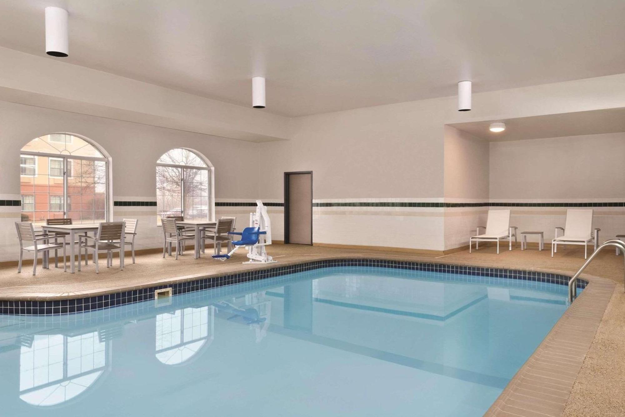 Country Inn & Suites By Radisson, Merrillville, In Eksteriør bilde